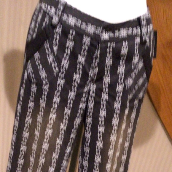 NWT B/W patterned pants, distressed look - Picture 3 of 6